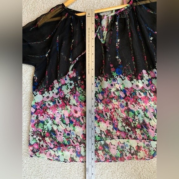 Maeve Anthropologie Black Sheer Multicolored Floral Cold Shoulder Top Size M - Picture 12 of 13